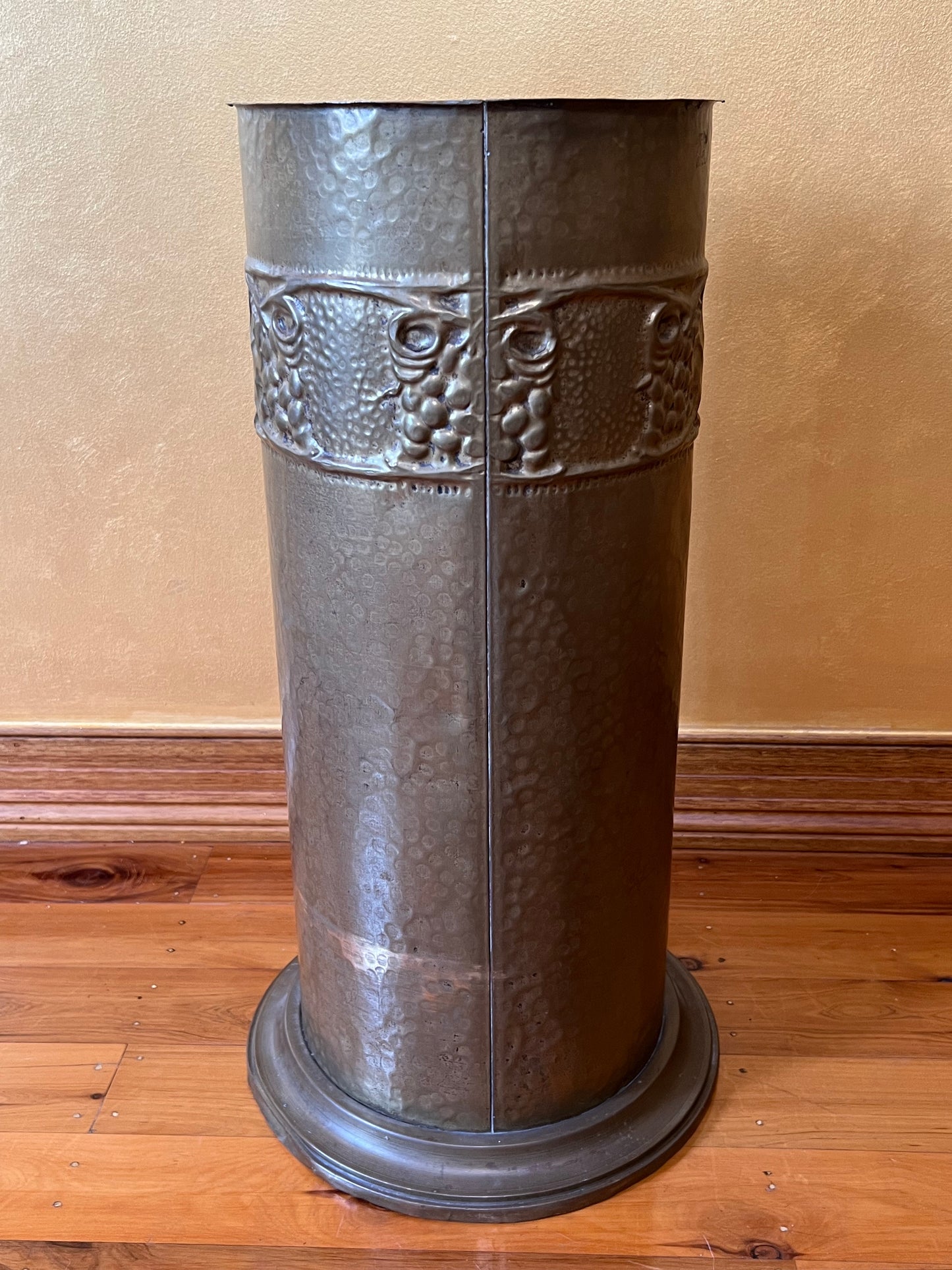 Antique Brass Large Grapes Leaves Embossed Umbrella Stand