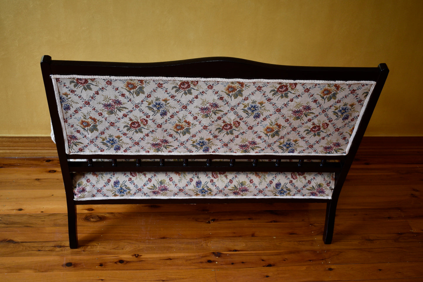 Antique Two Seater Love Seat Lounge 