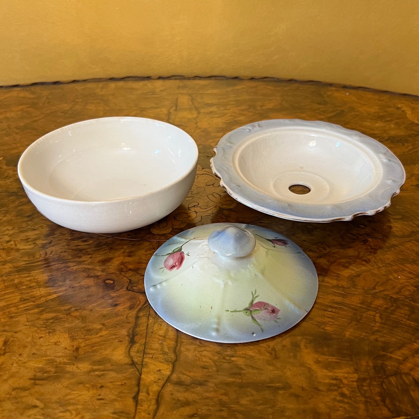 Antique Woods & Sons Four Piece Toiletry Potpourri  Bowl