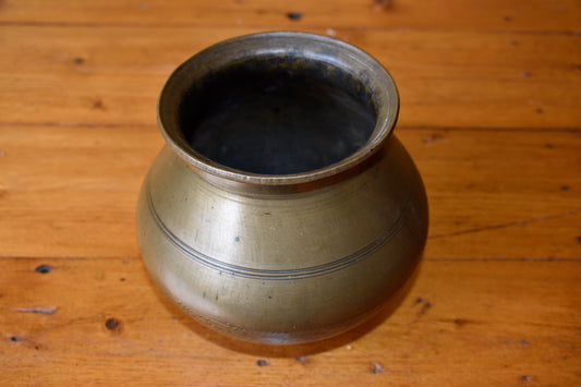 Cast Brass Pot with Rounded Base and Cedar Folder Table