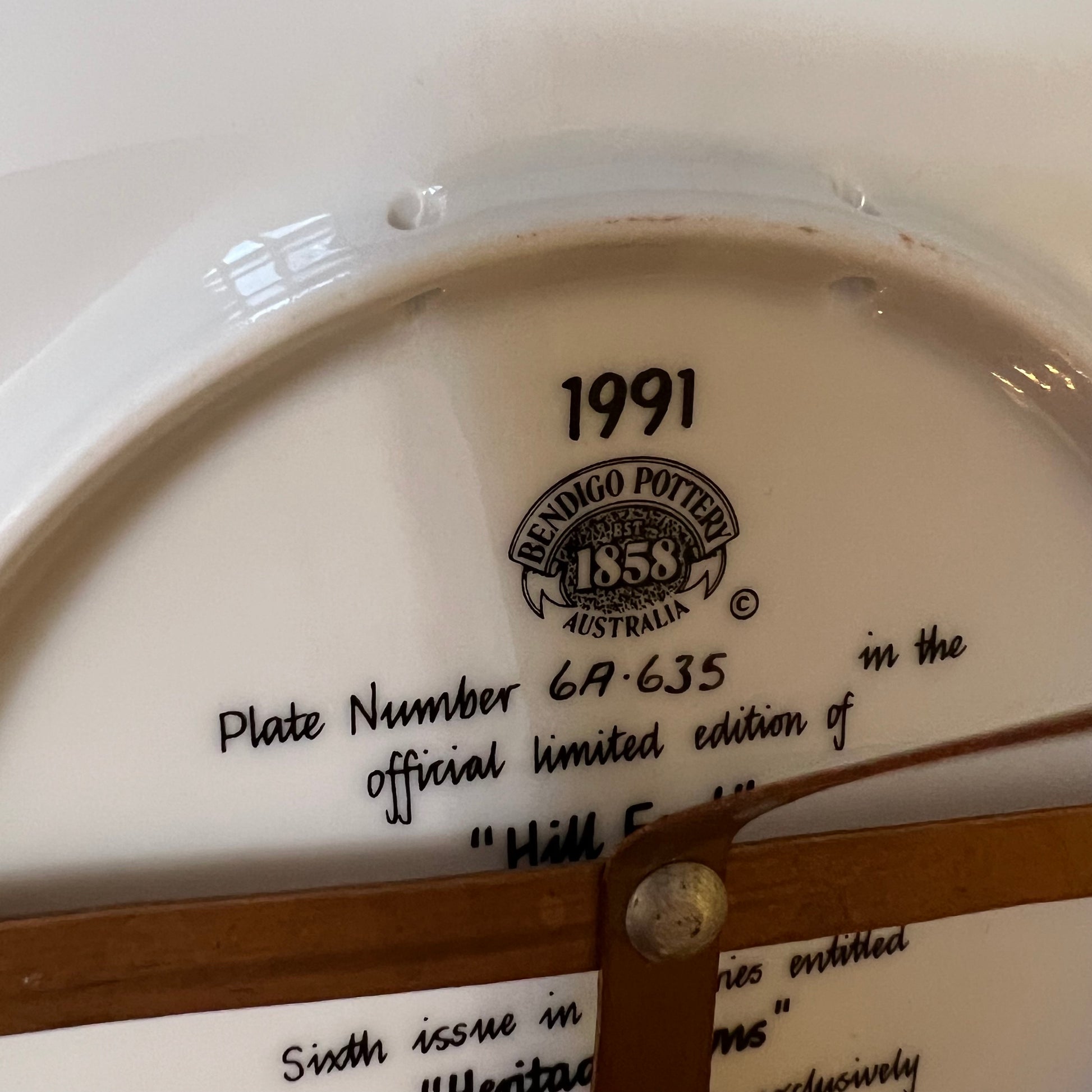 Chris Huber Bendigo Pottery Heritage Hill End Collector Plate Hanging 