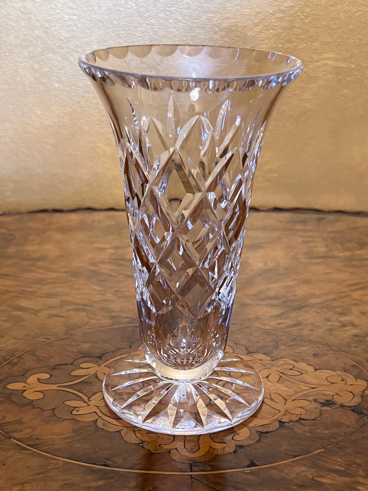 CRYSTAL & GLASS VASE