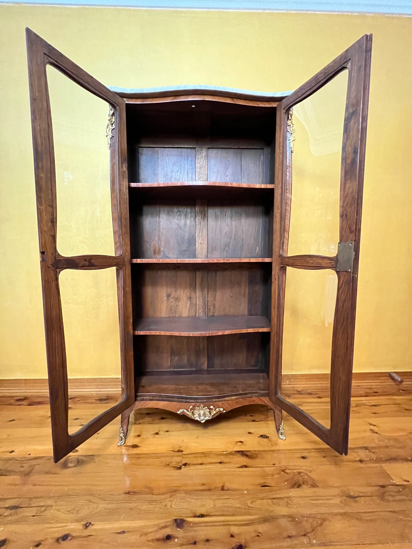  Display Cabinet 