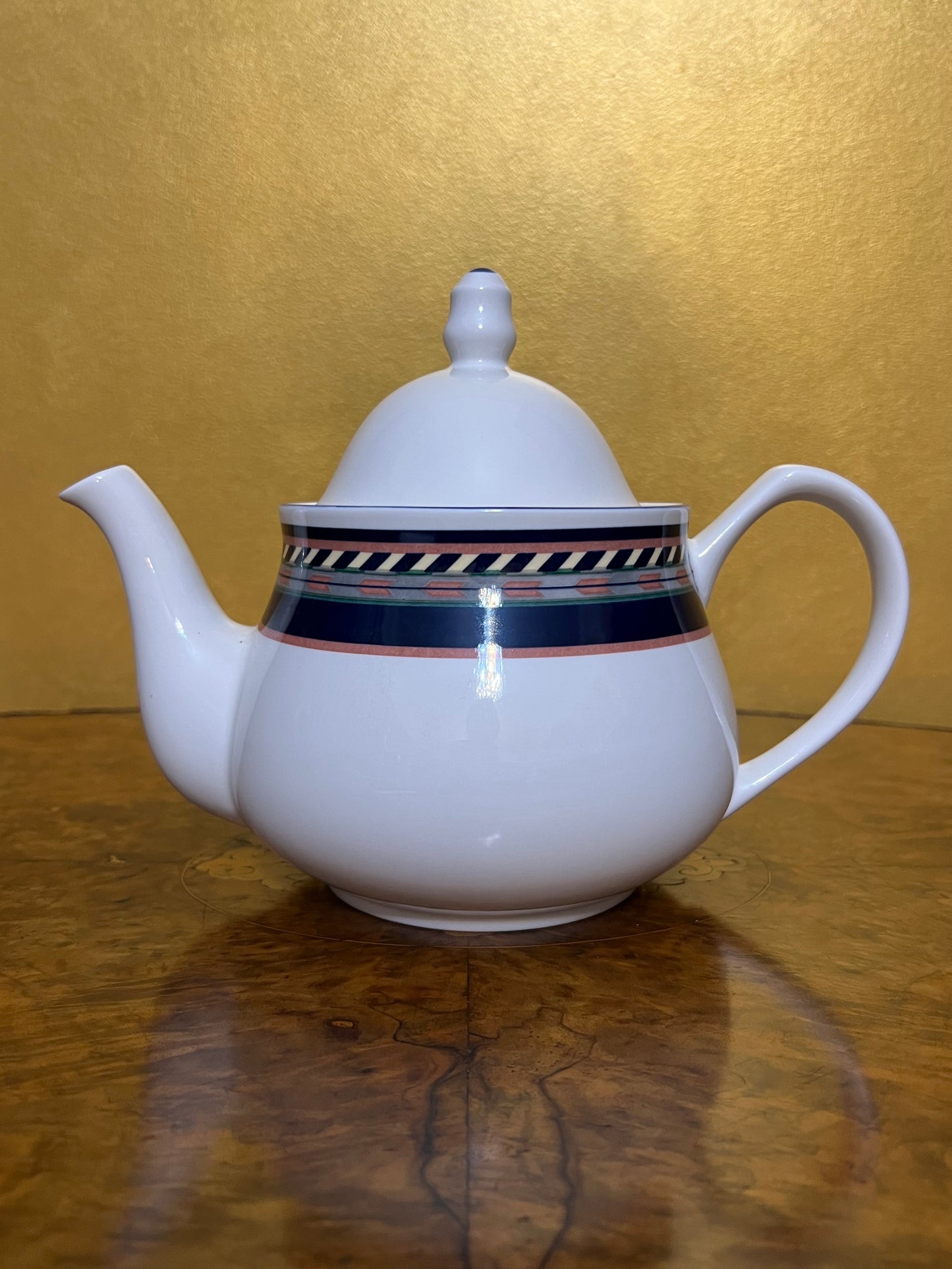 Finlandia Designed By Erica Friedman Tea Pot