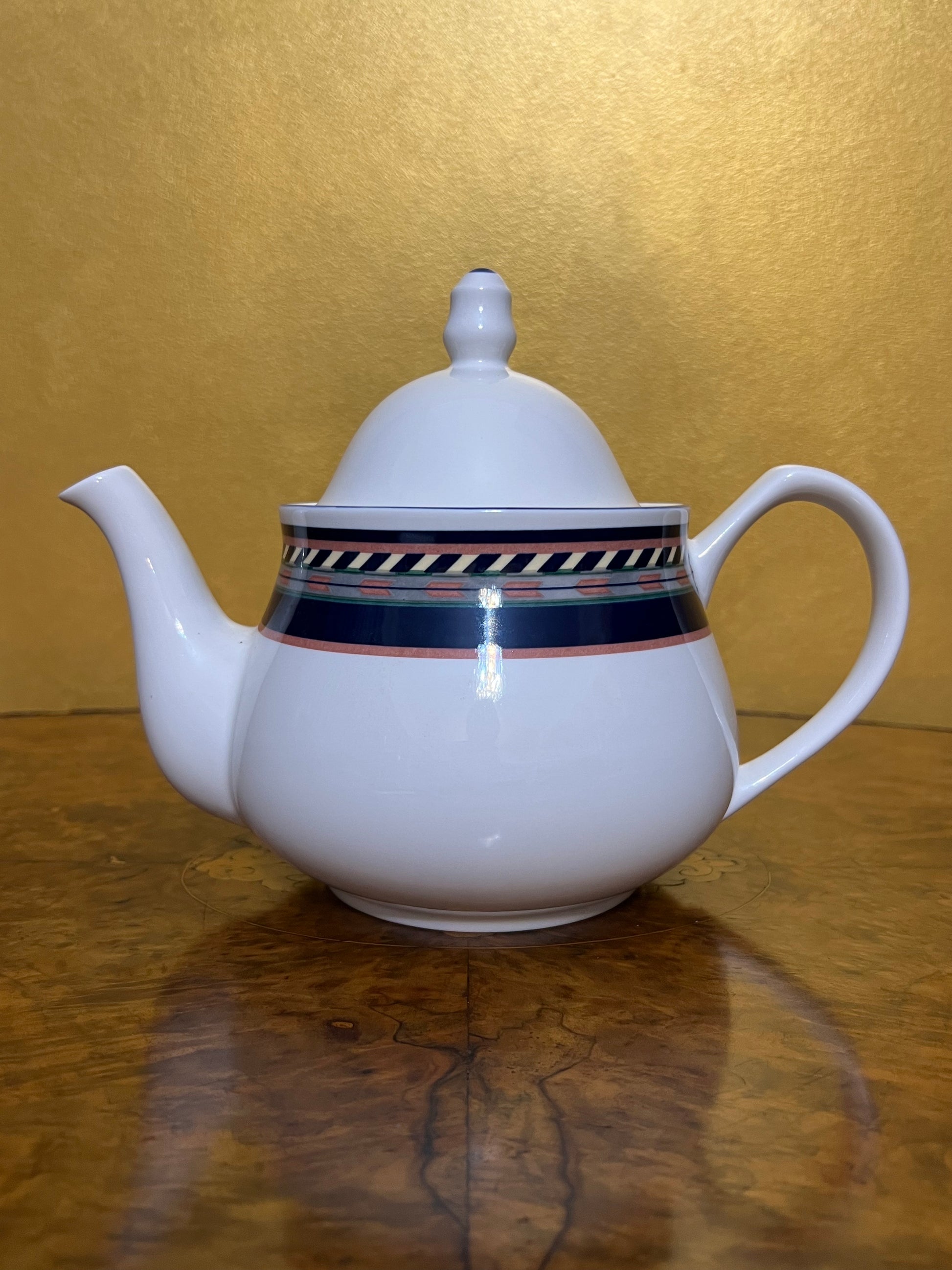 Finlandia Designed By Erica Friedman Tea Pot