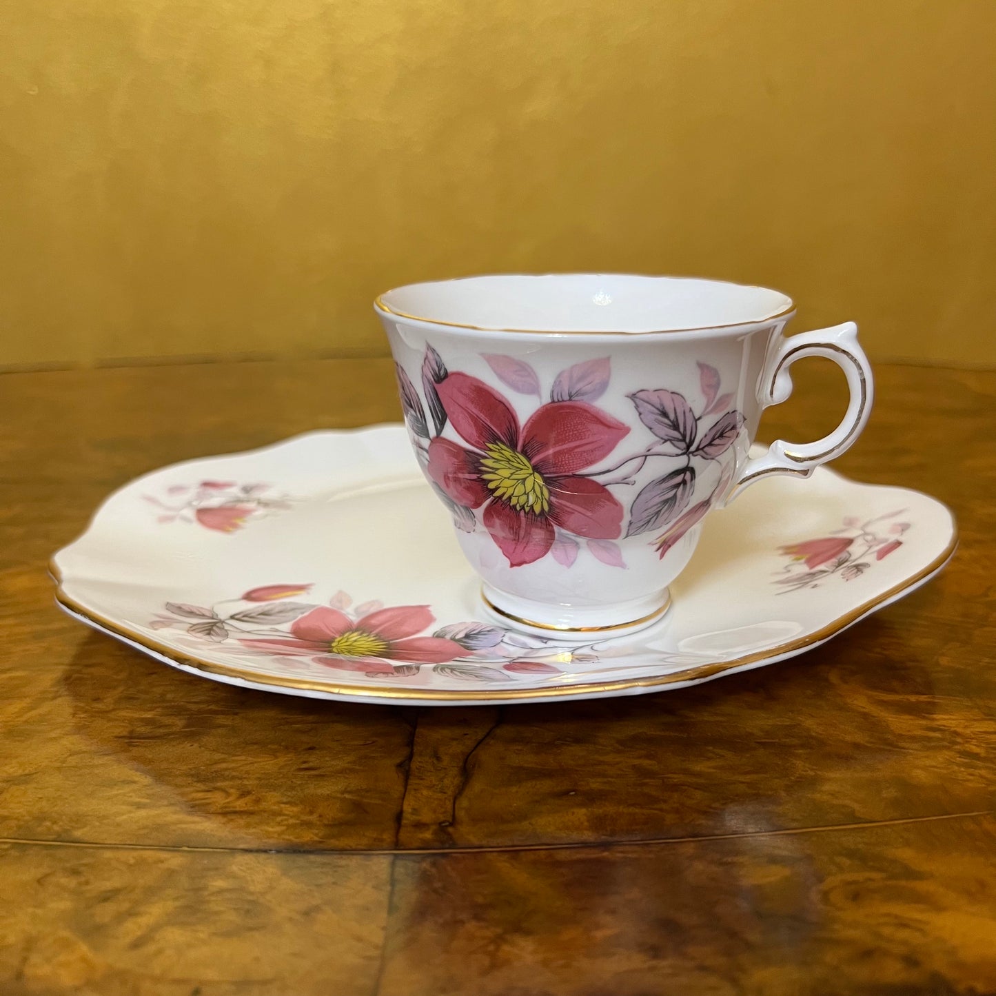 Vintage Royal Vale Pink Floral Tea Cup Tennis Set