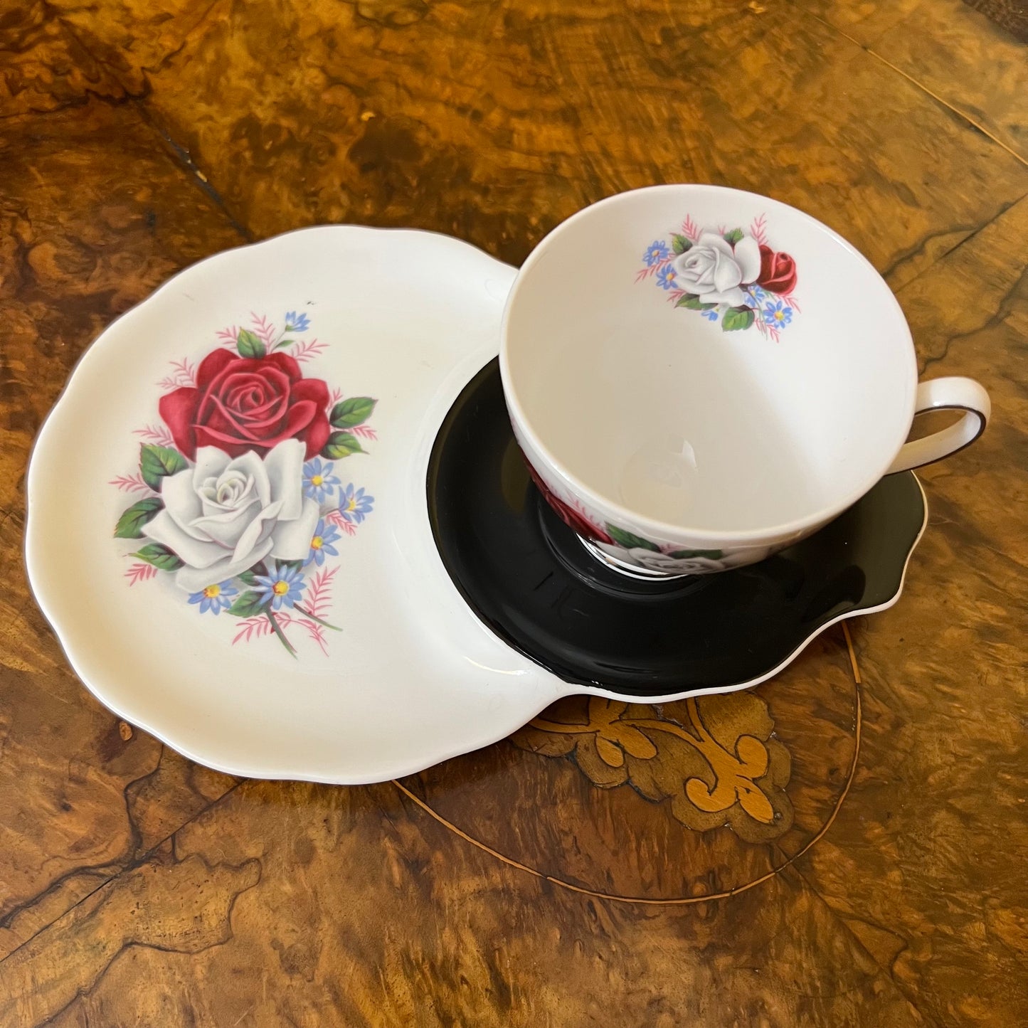 Vintage Queen Anne Black White Red Rose Tea Cup Tennis Set