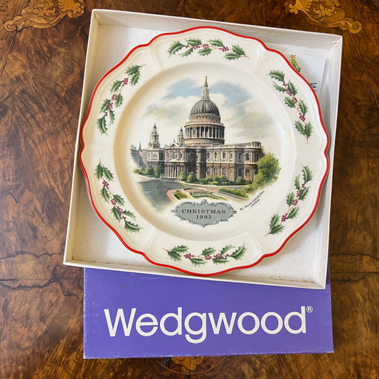 Wedgwood Christmas 1983 St Paul's Cathedral London Collectors Plate