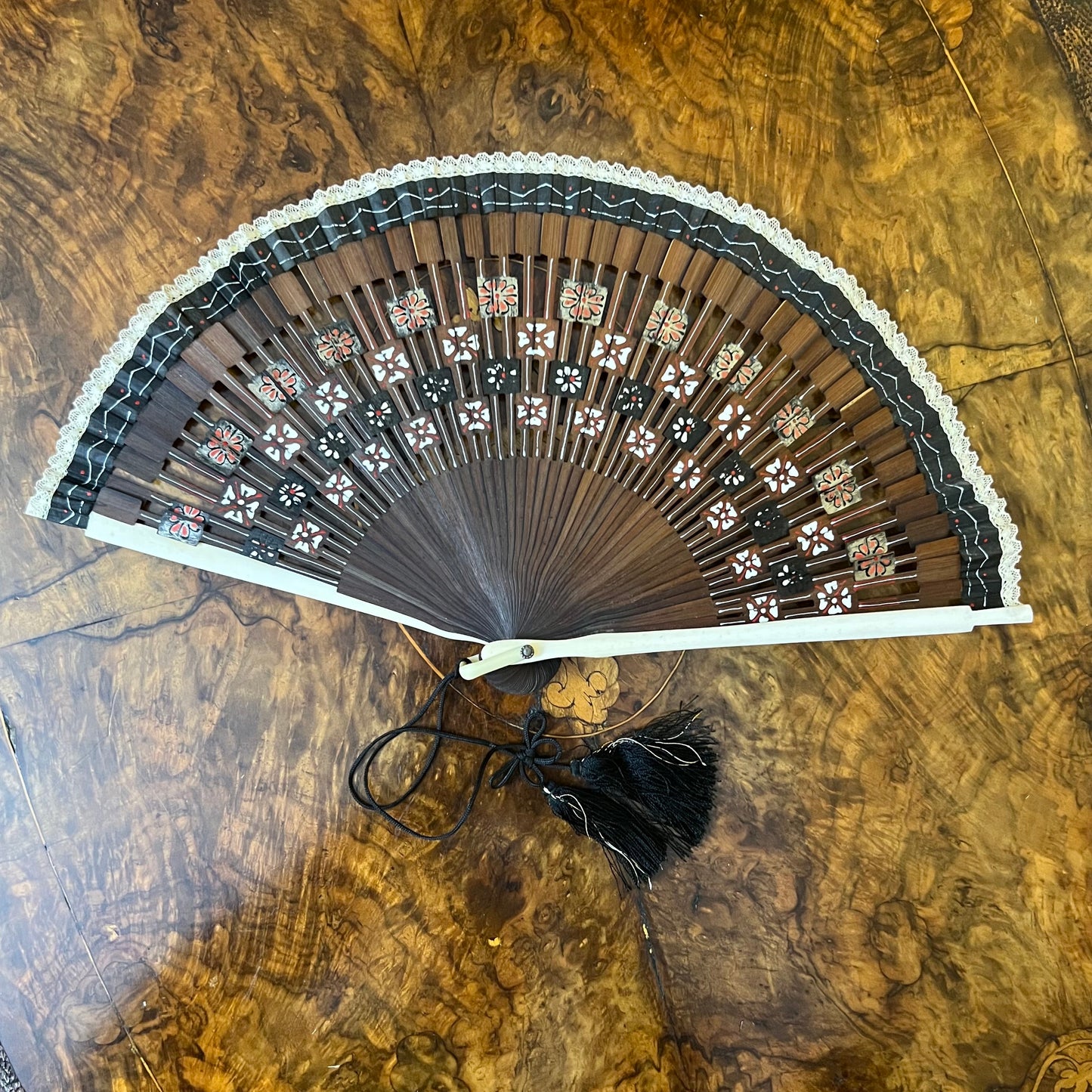 Vintage Ladies Hand Fan