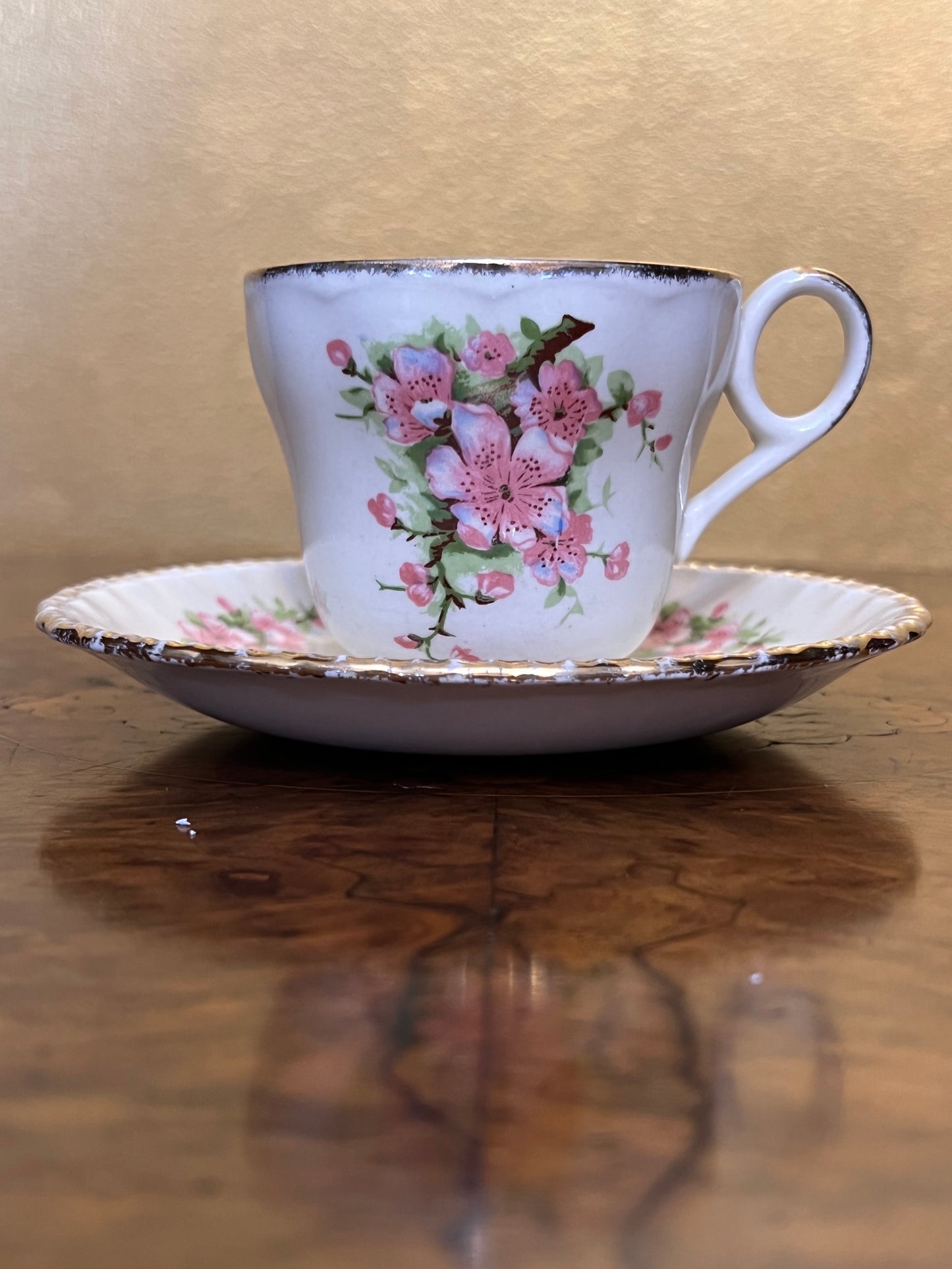 Vintage Grindley Cream Petal Tea Cup & Saucer Set