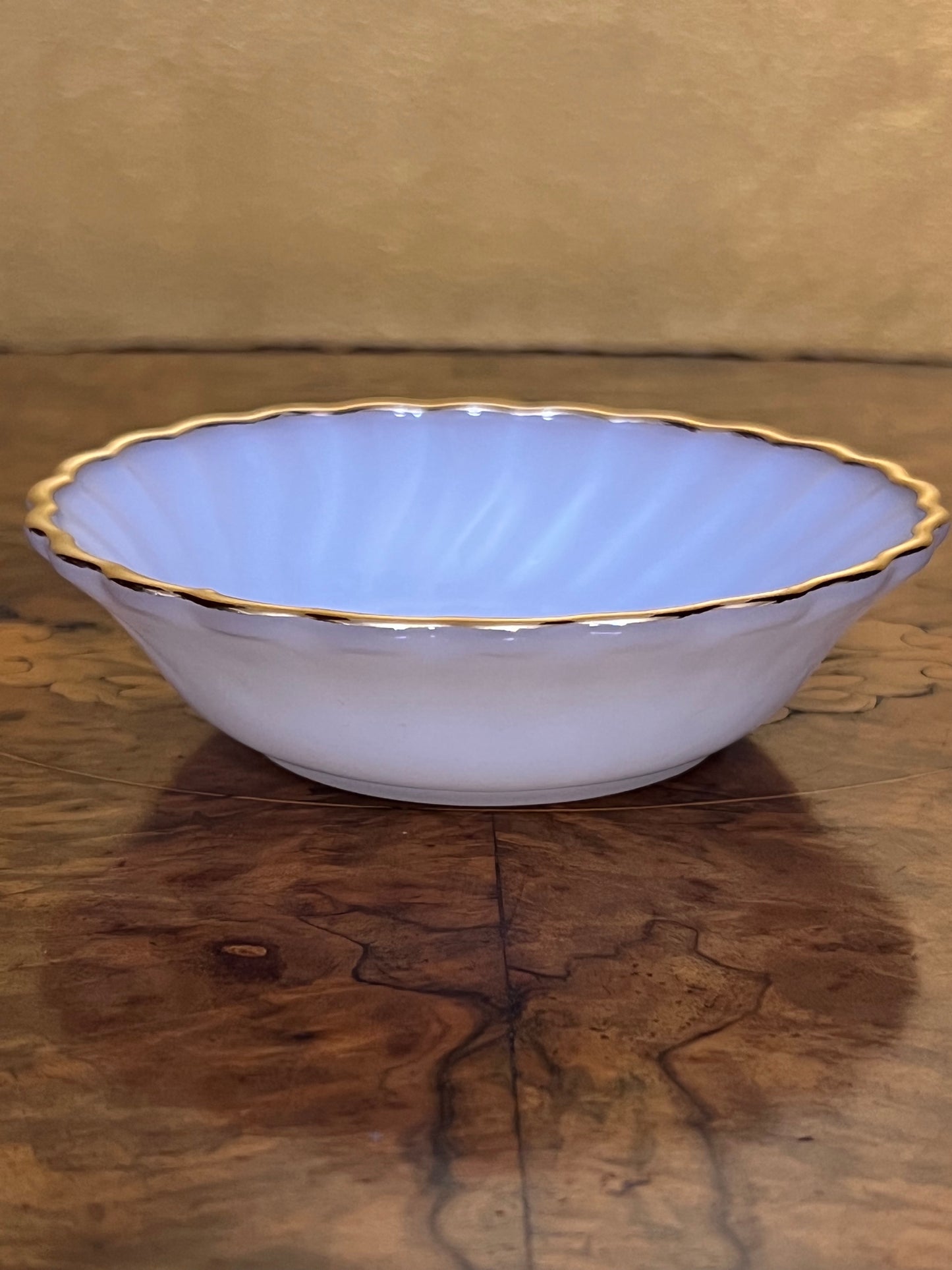 Vintage Anchor Hocking Milk Glass Shell Bowls Set