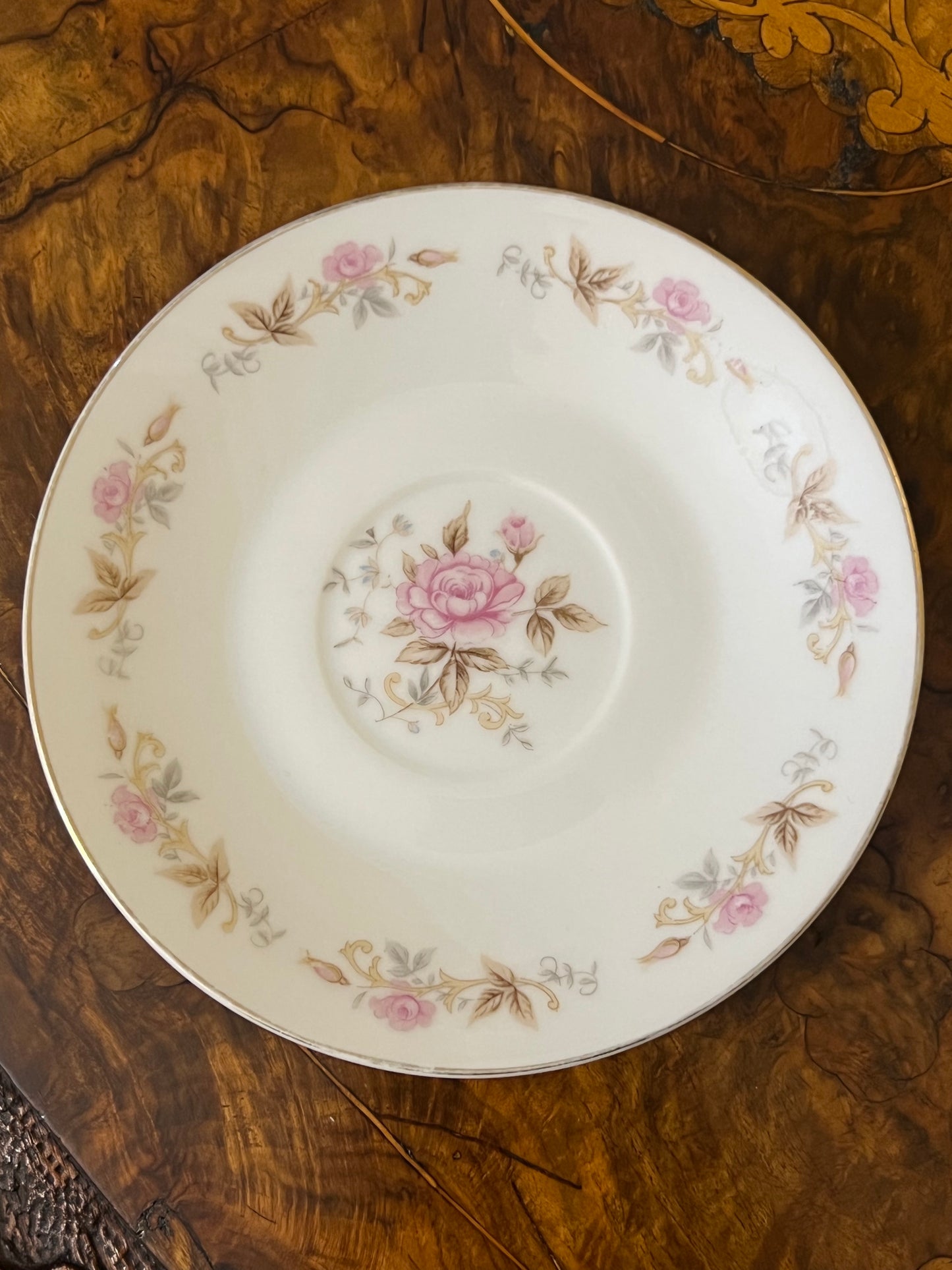 Vintage Princess Yamato Floral 24 Pieces Dinner Set