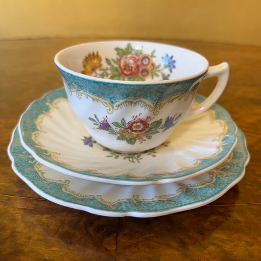 Vintage Royal Doulton Kingswood Tea Cup Trio Set