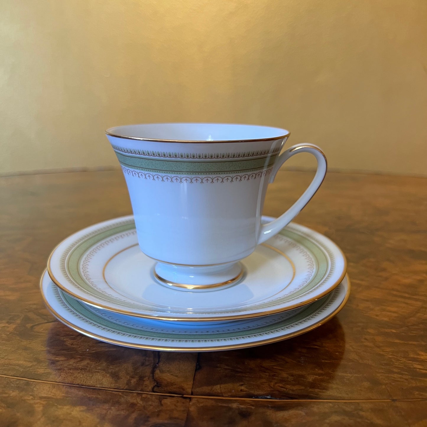 Contemporary Noritake Tisdale Tea Cup Trio Set