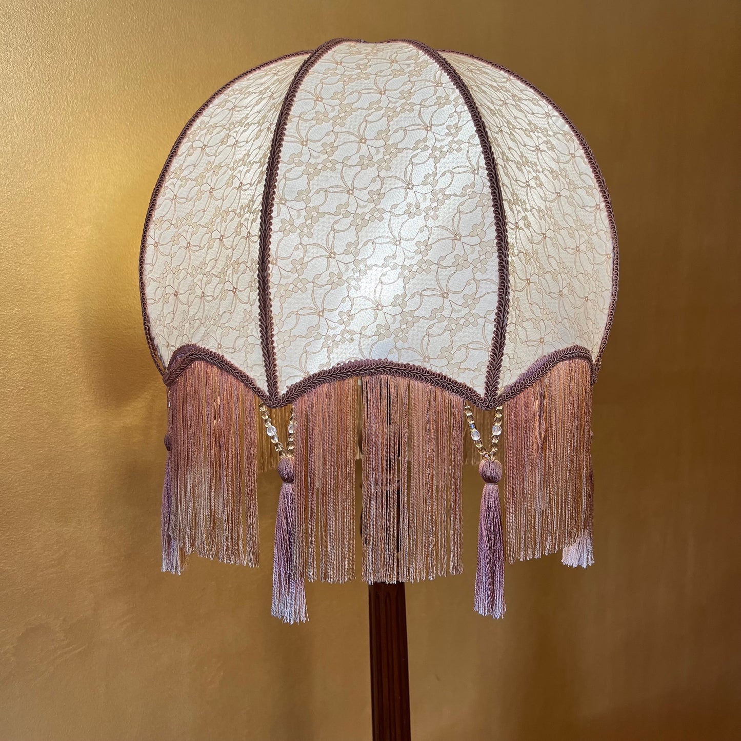Vintage Lace Tassel Pink Lamp