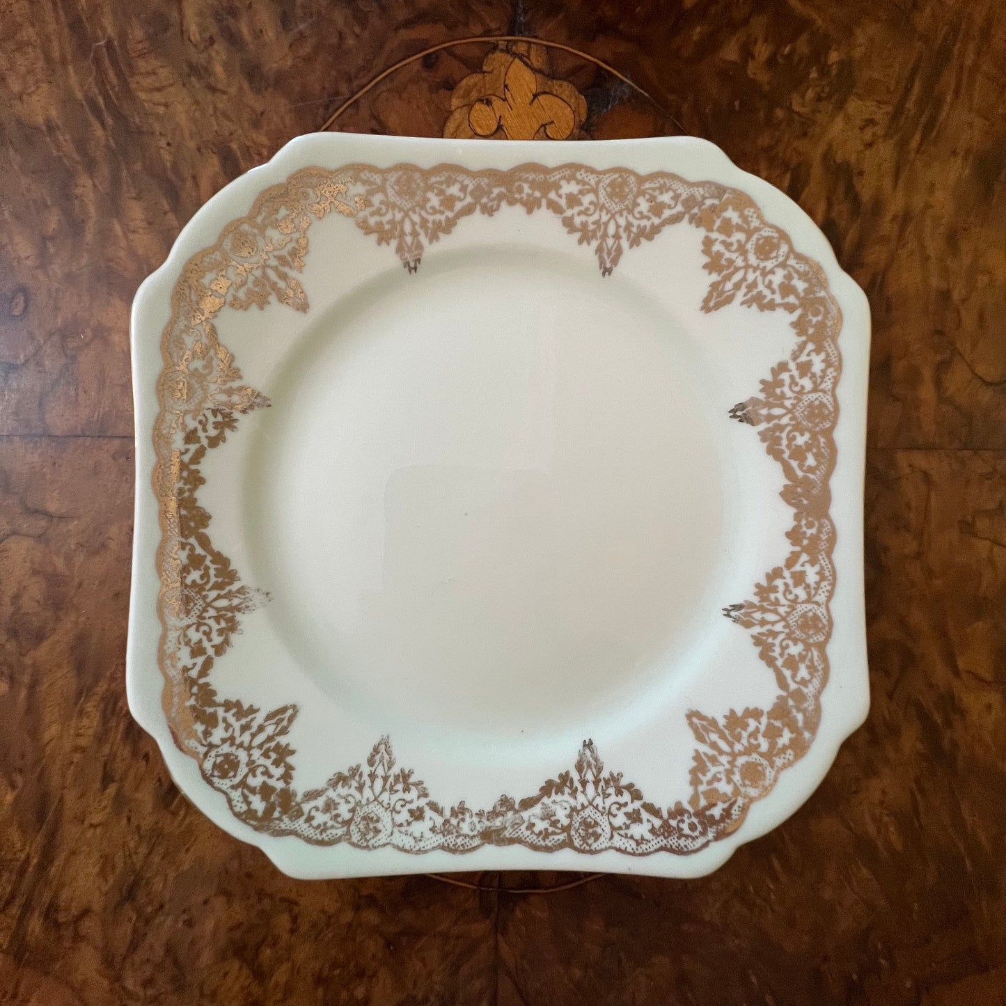 Shelley Gold Trim Pistachio Side Plate