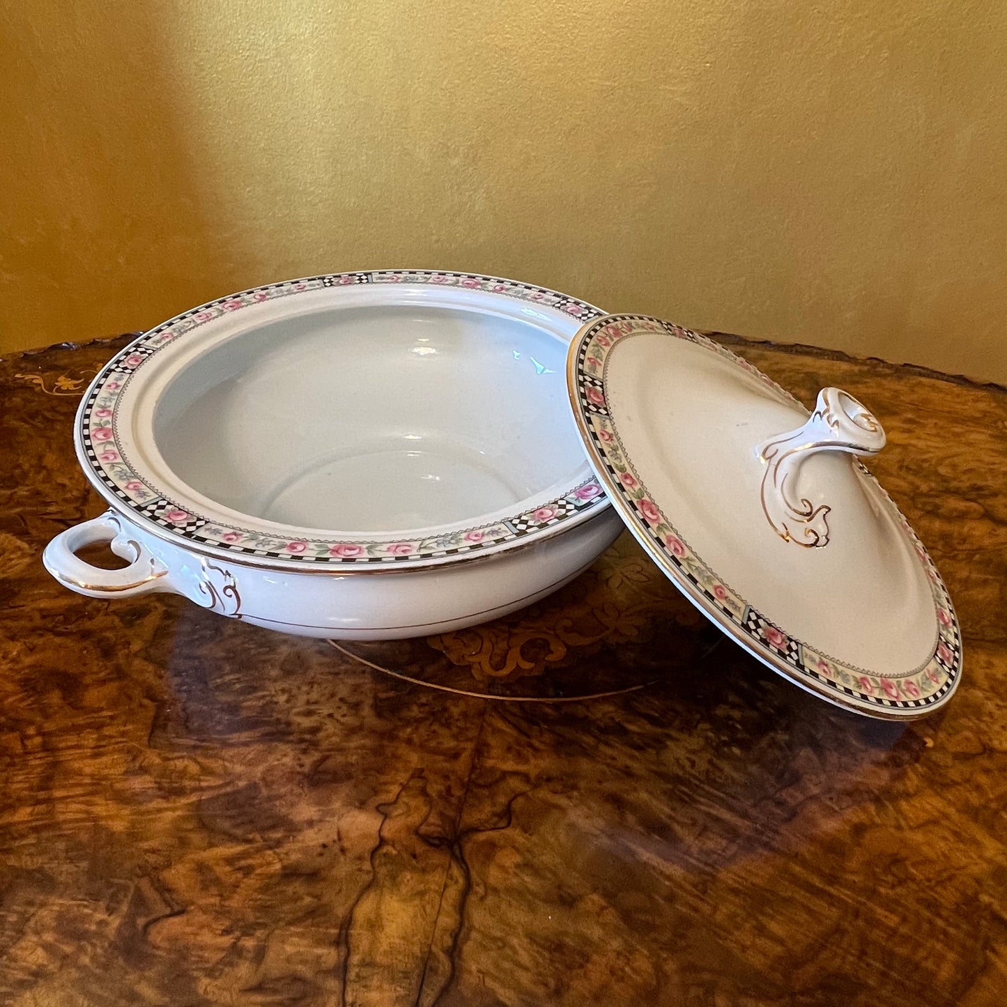 Vintage Bridgwood England Serving Bowl With Lid