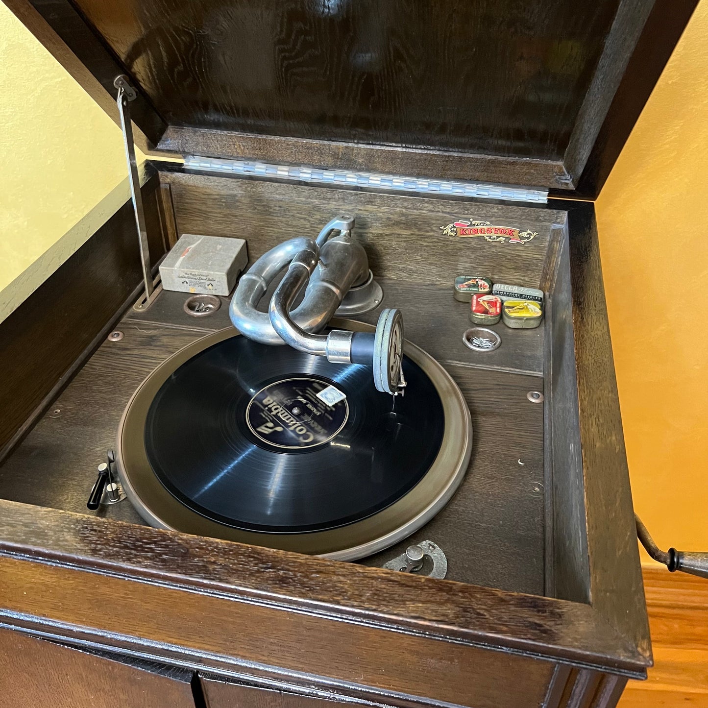 Antique 1920s Enclosed Gramophone