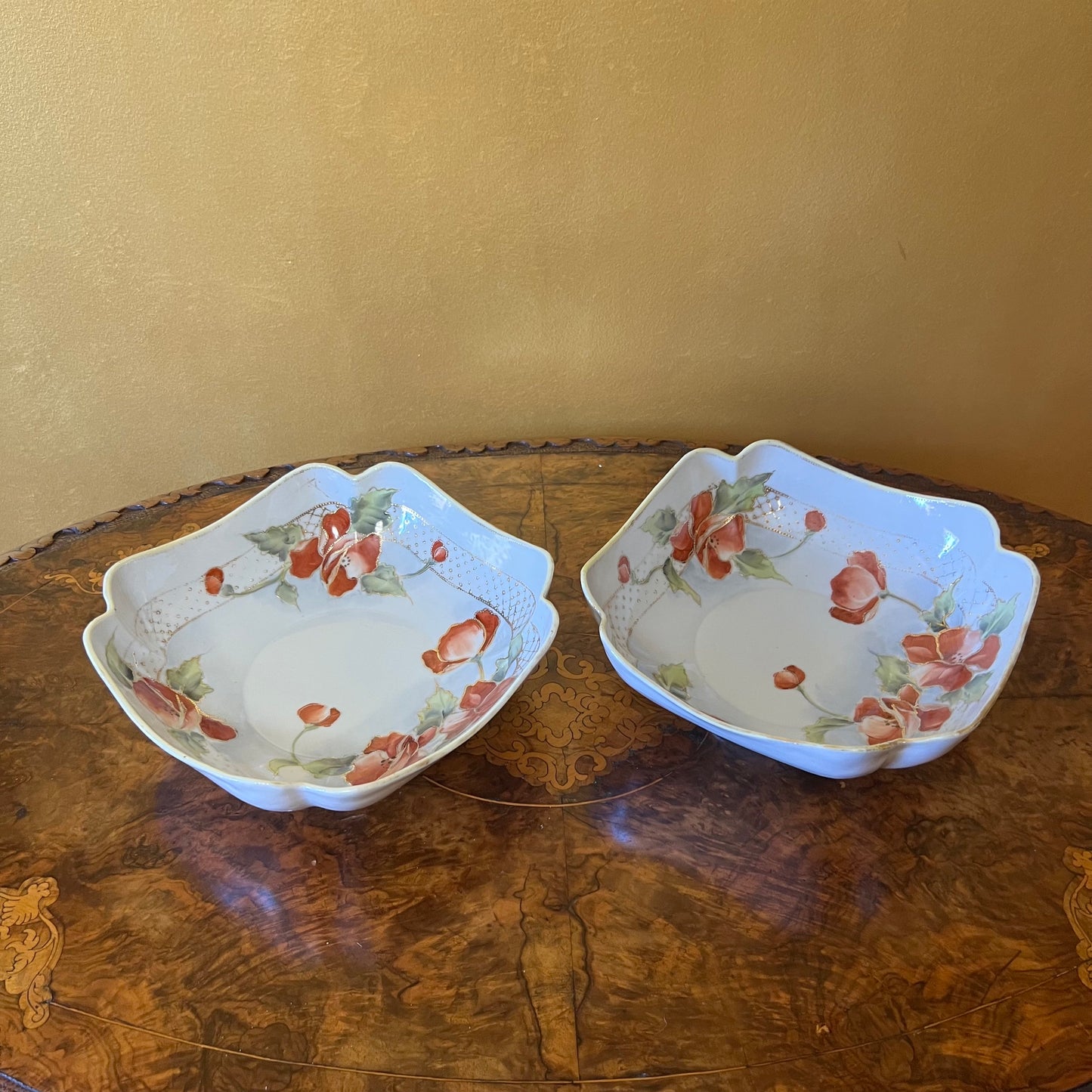 Early 20th Century Japanese Poppy Print Serving Bowls Pair