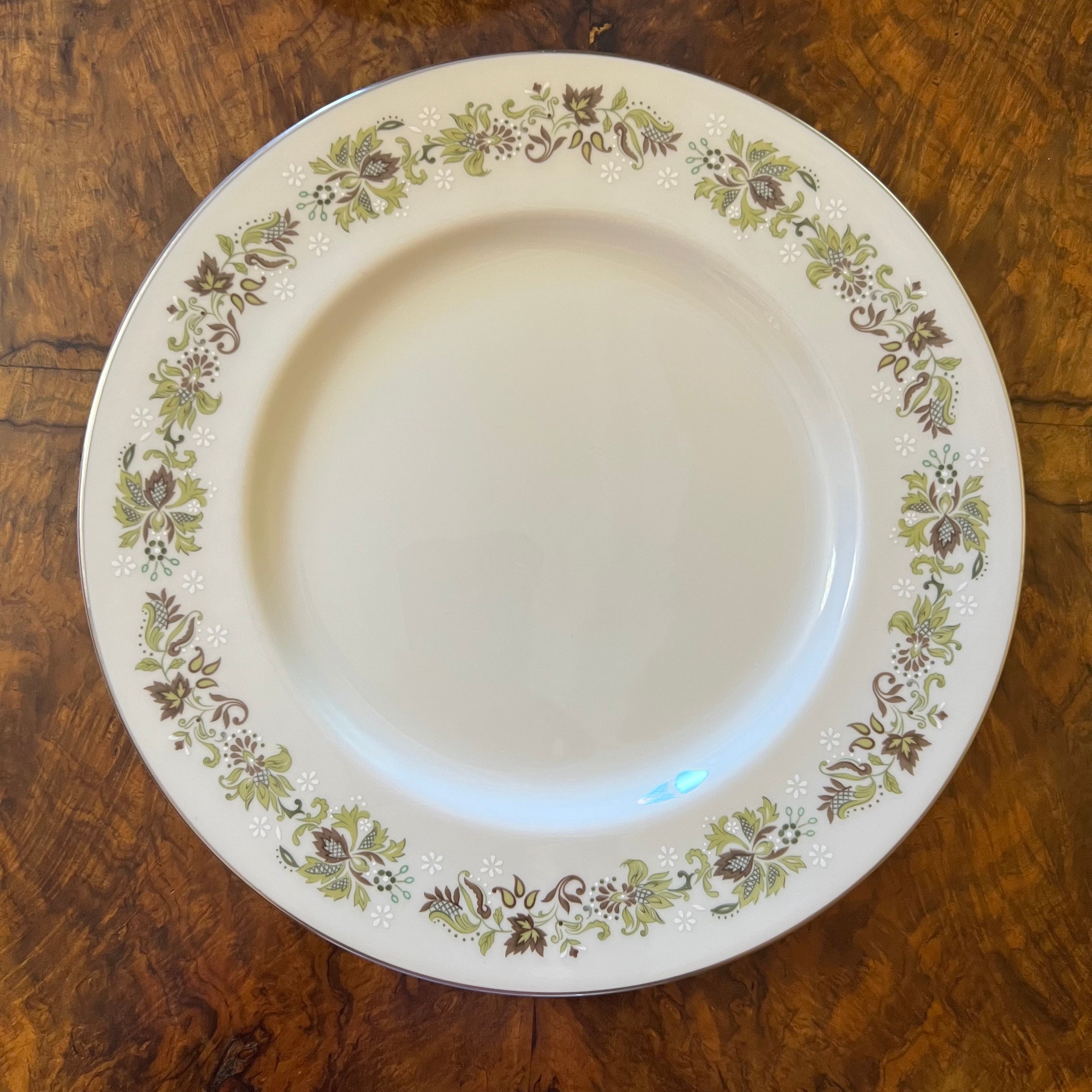 Vanity fair 2025 dinner plates