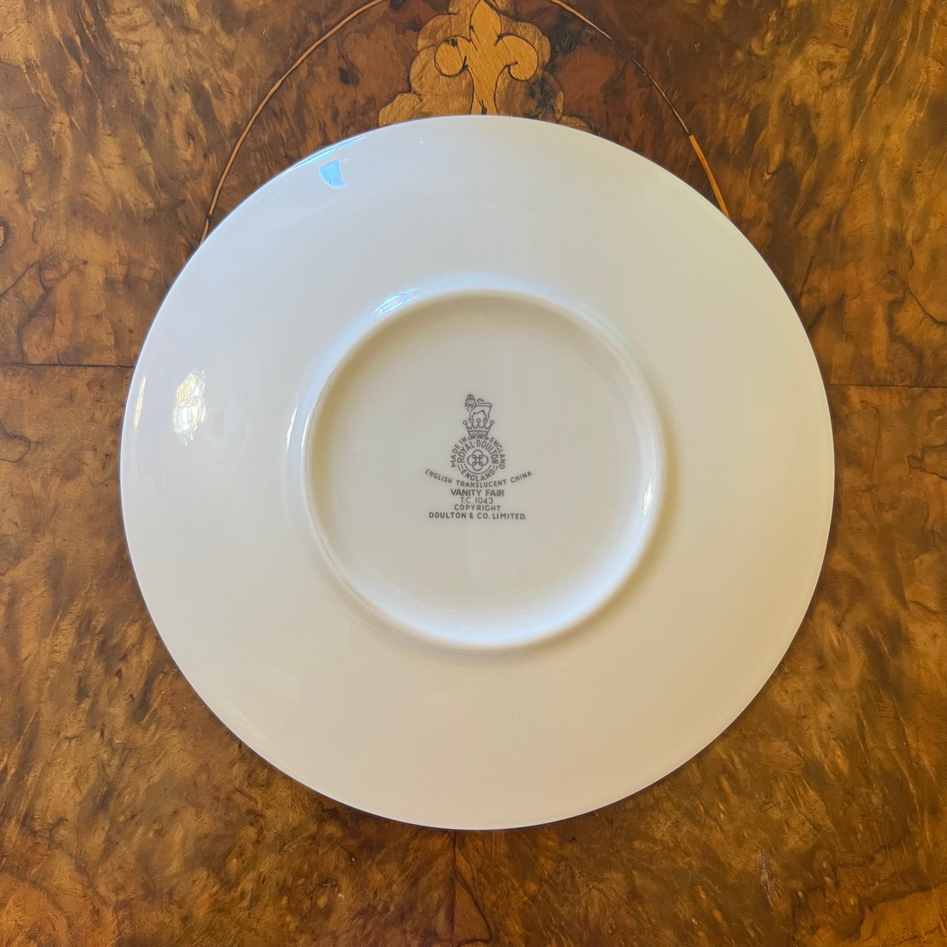 Vanity fair outlet dinner plates