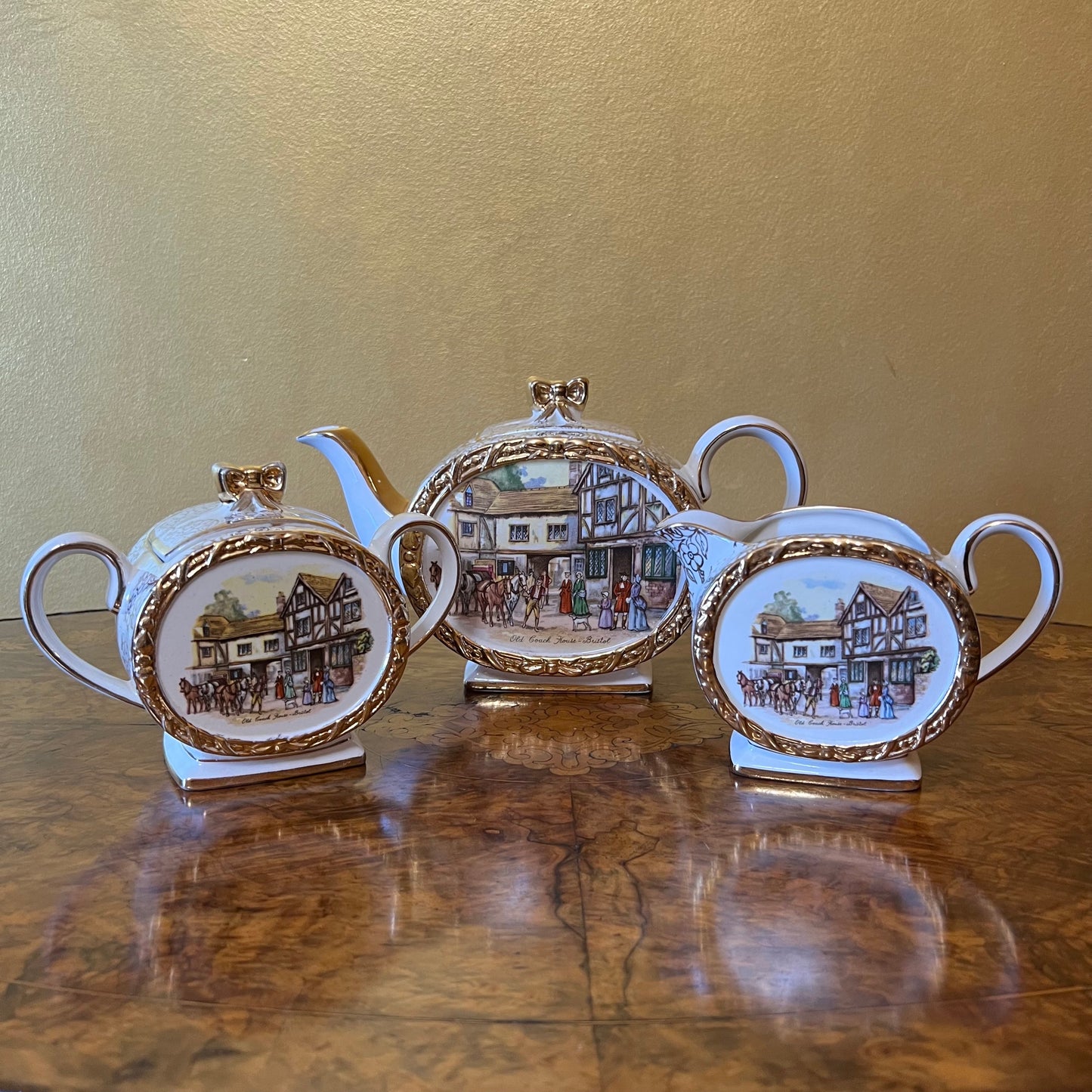 Vintage Sadler Old Coach House Bristol Teapot Set