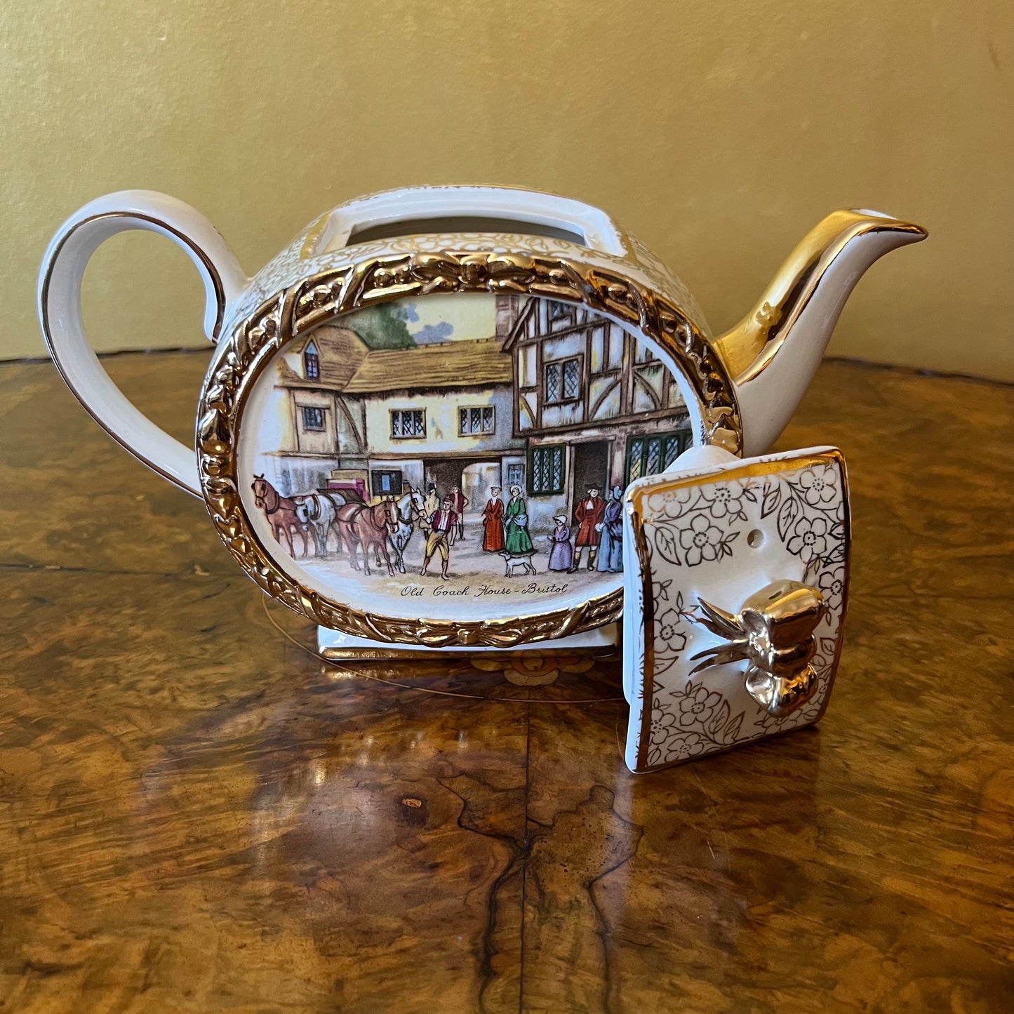 Vintage Sadler Old Coach House Bristol Teapot Set