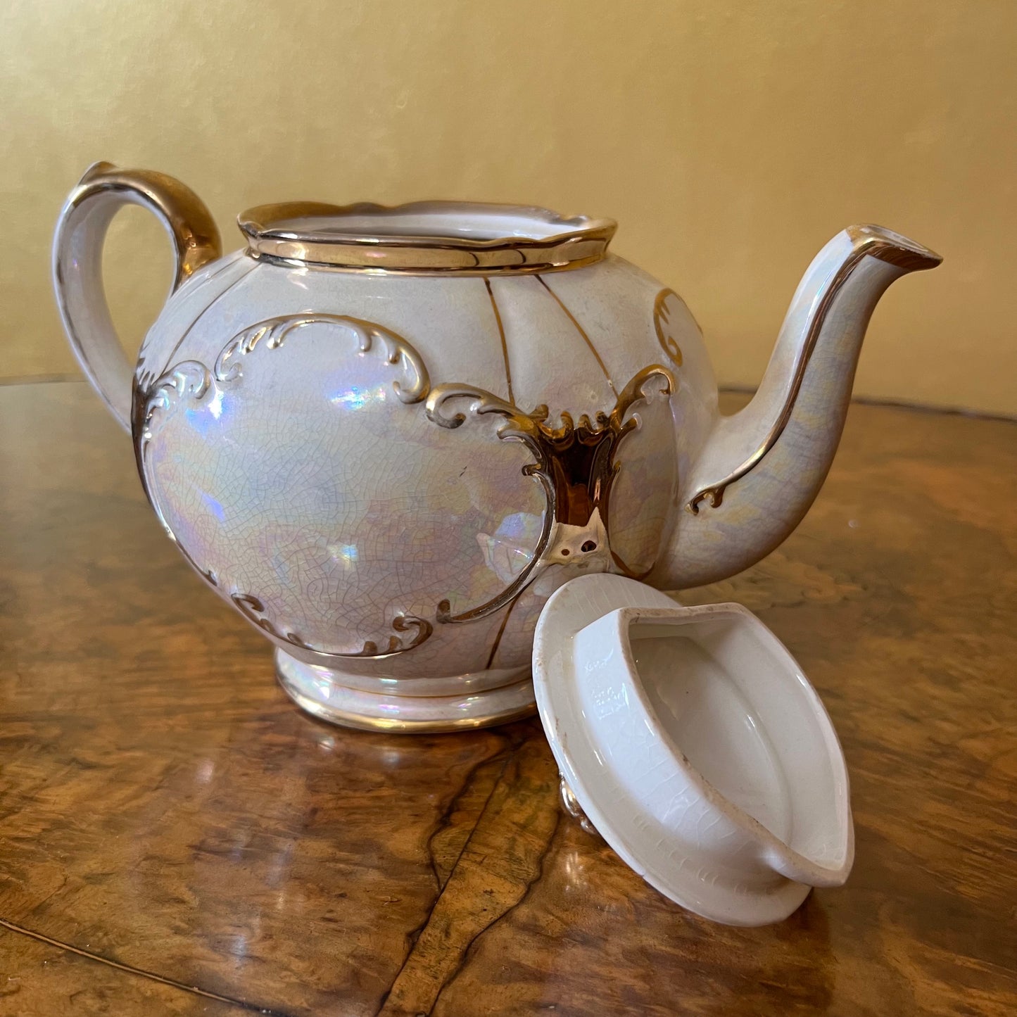 Vintage Sadler Pearl & Gold Tea Pot