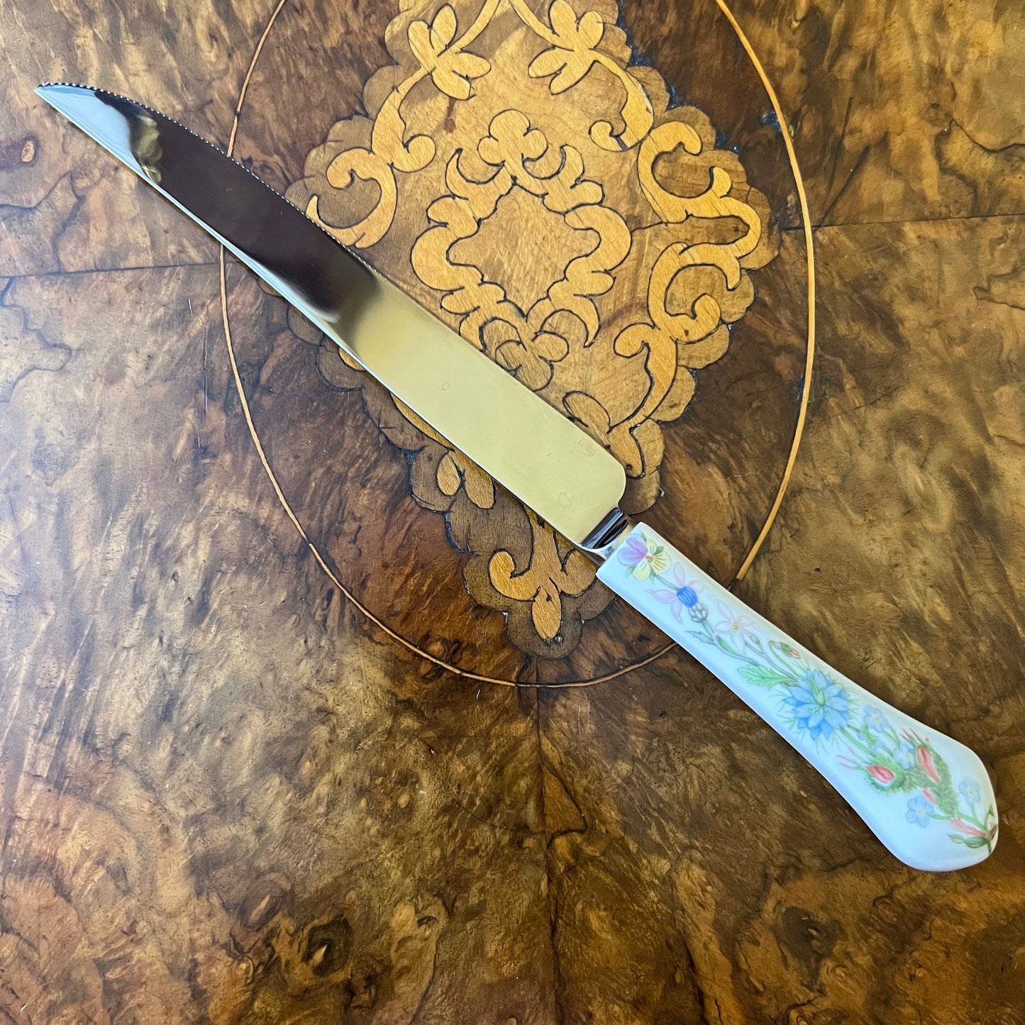 Vintage Aynsley Wild Tudor Cake Plate & Matching Knife