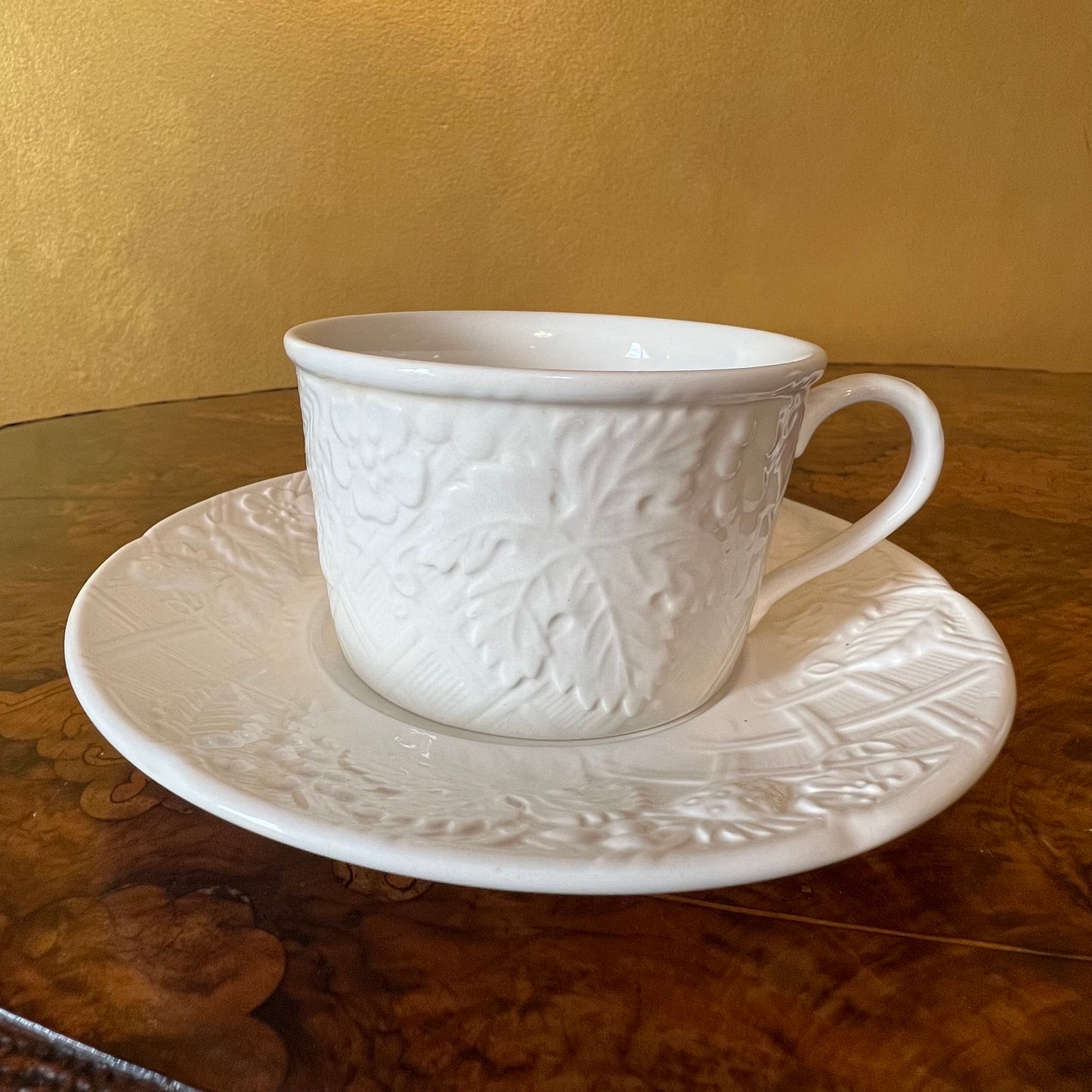 Mikasa English Countryside Tea Cup & Saucer Set 