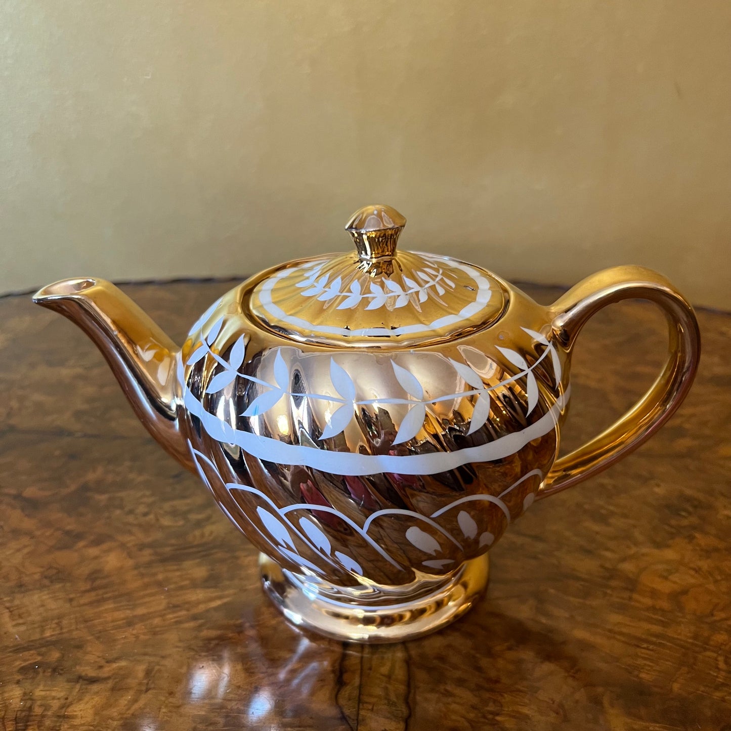 Sadler Gold Luster Tea Pot