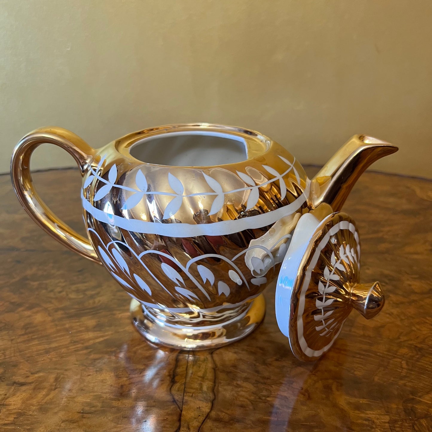 Sadler Gold Luster Tea Pot Vintage 
