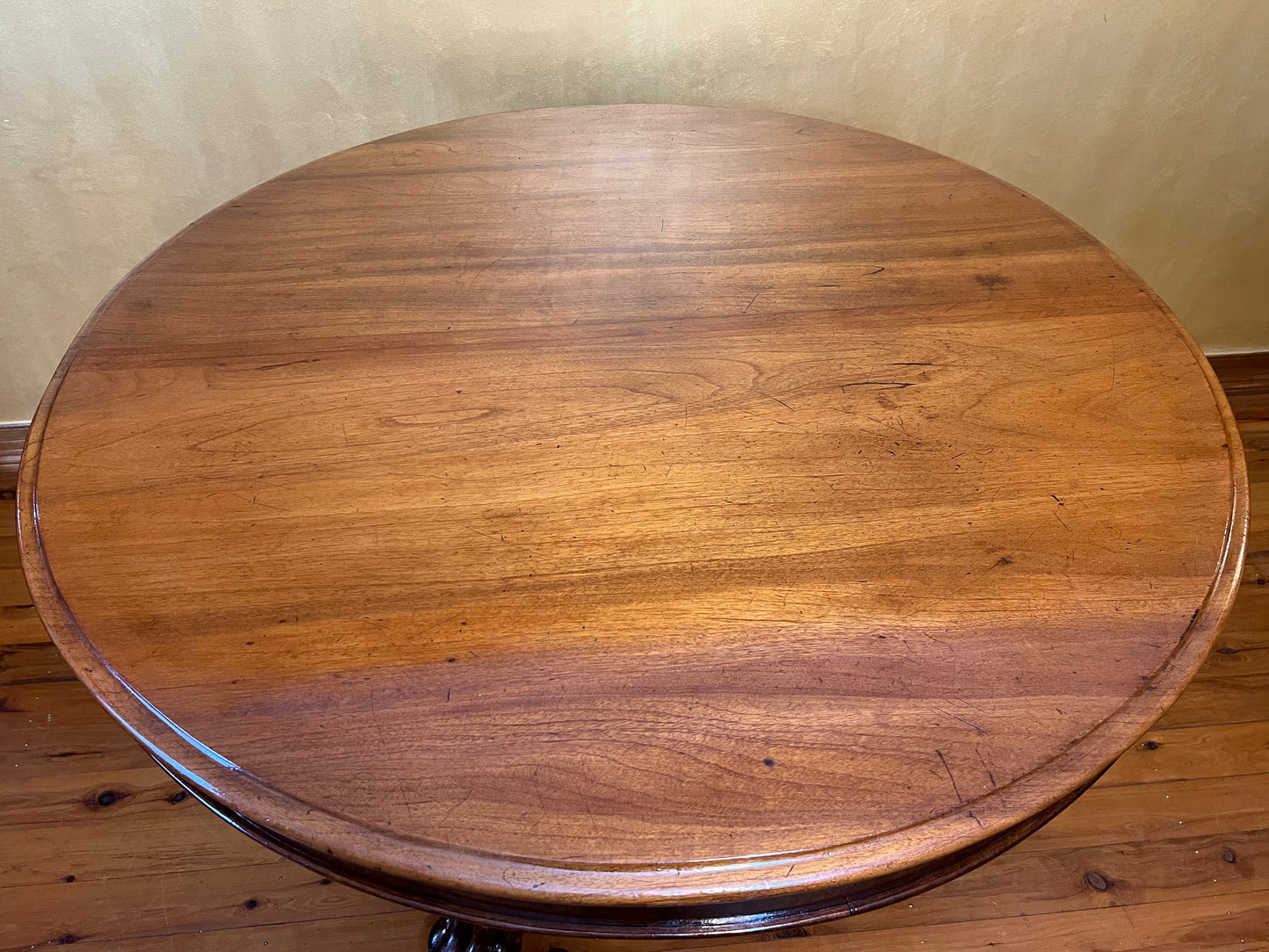 Victorian Antique Cedar Tilt Top with Claw Feet Dining Table
