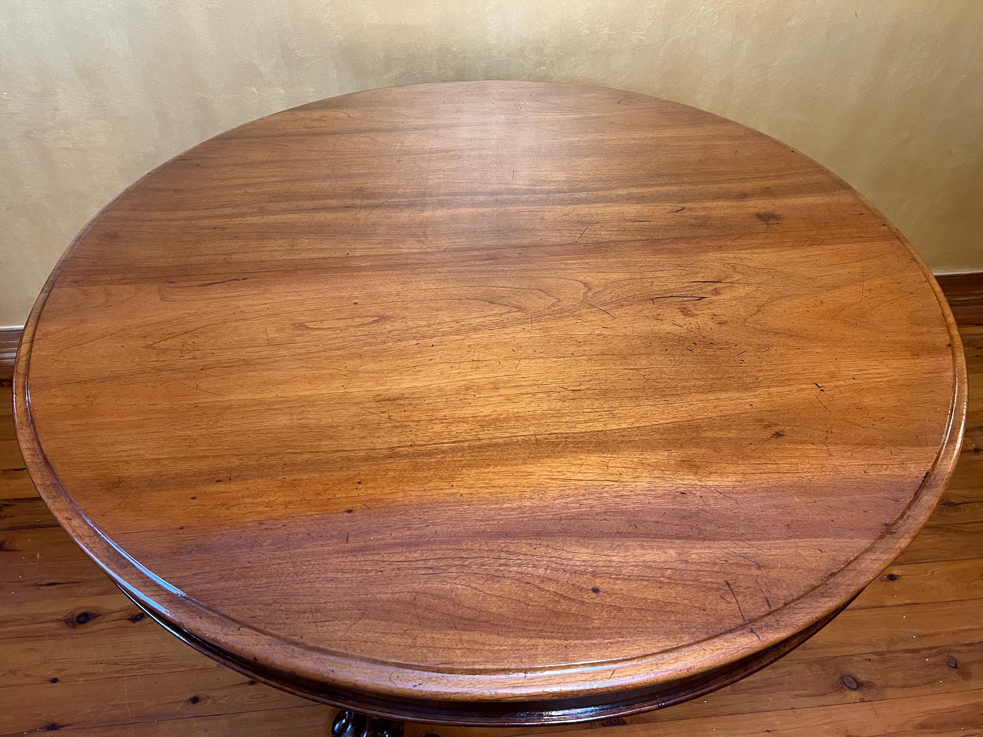 Victorian Antique Cedar Tilt Top with Claw Feet Dining Table