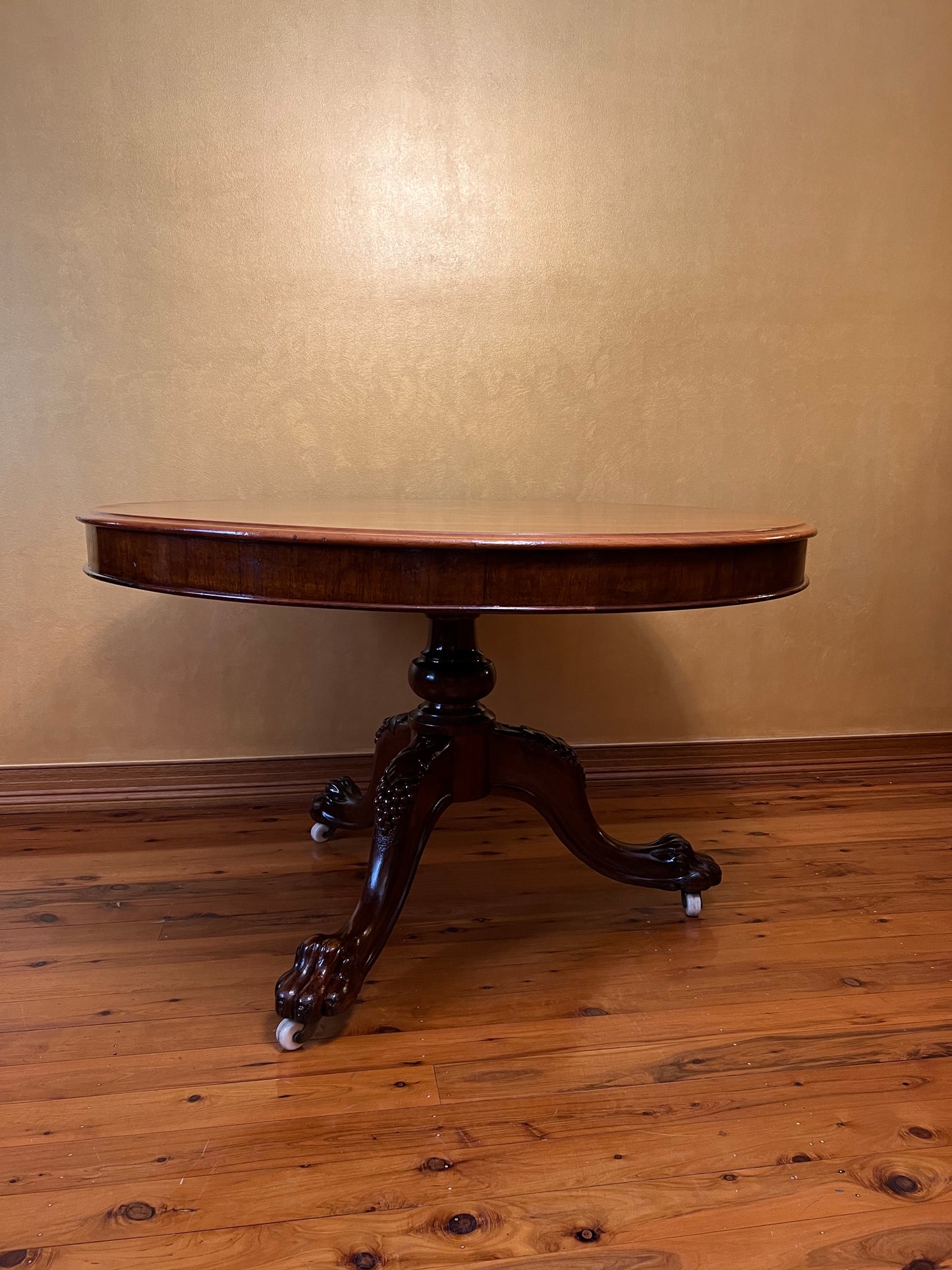 Victorian Cedar Tilt Top with Claw Feet Dining Table