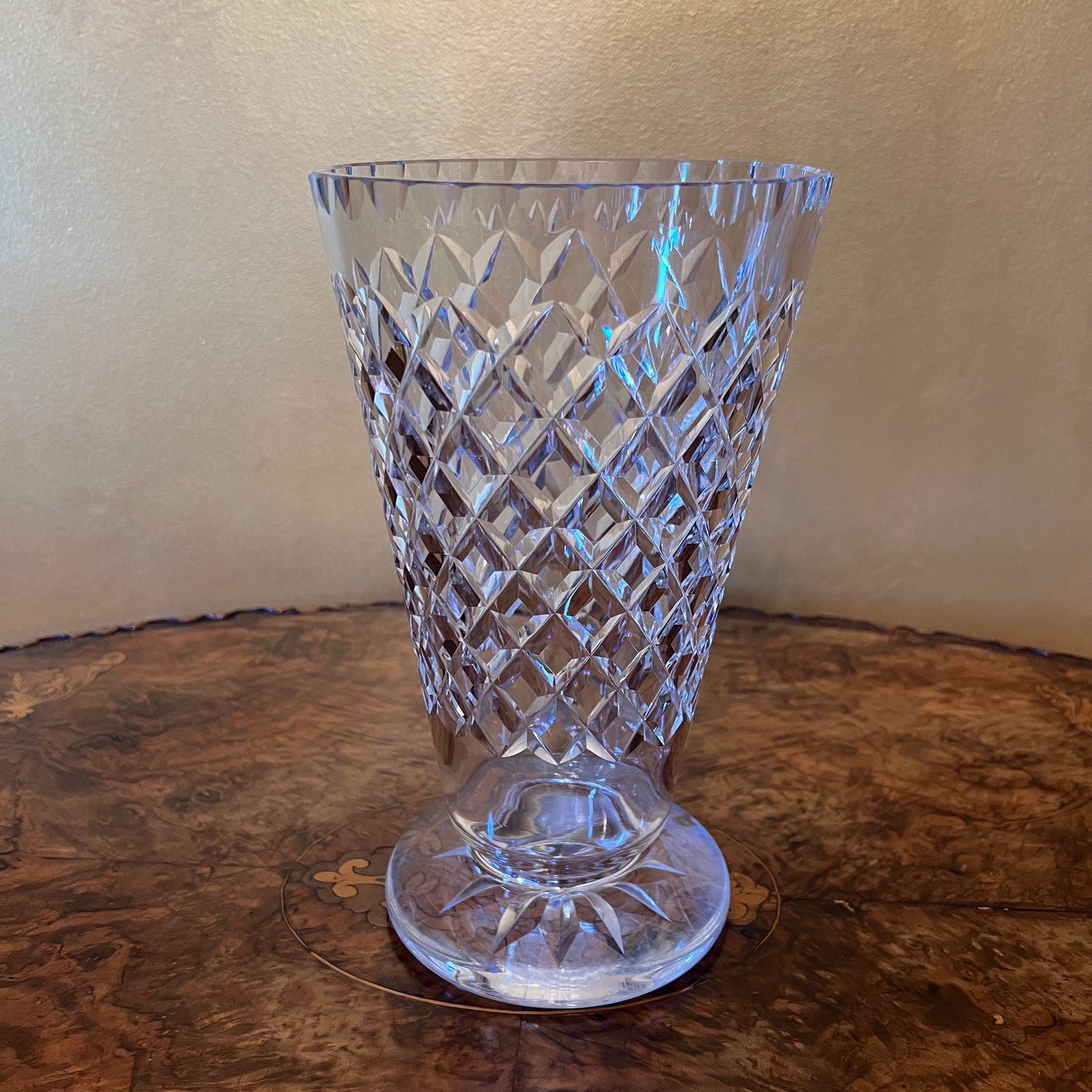 CRYSTAL & GLASS VASE