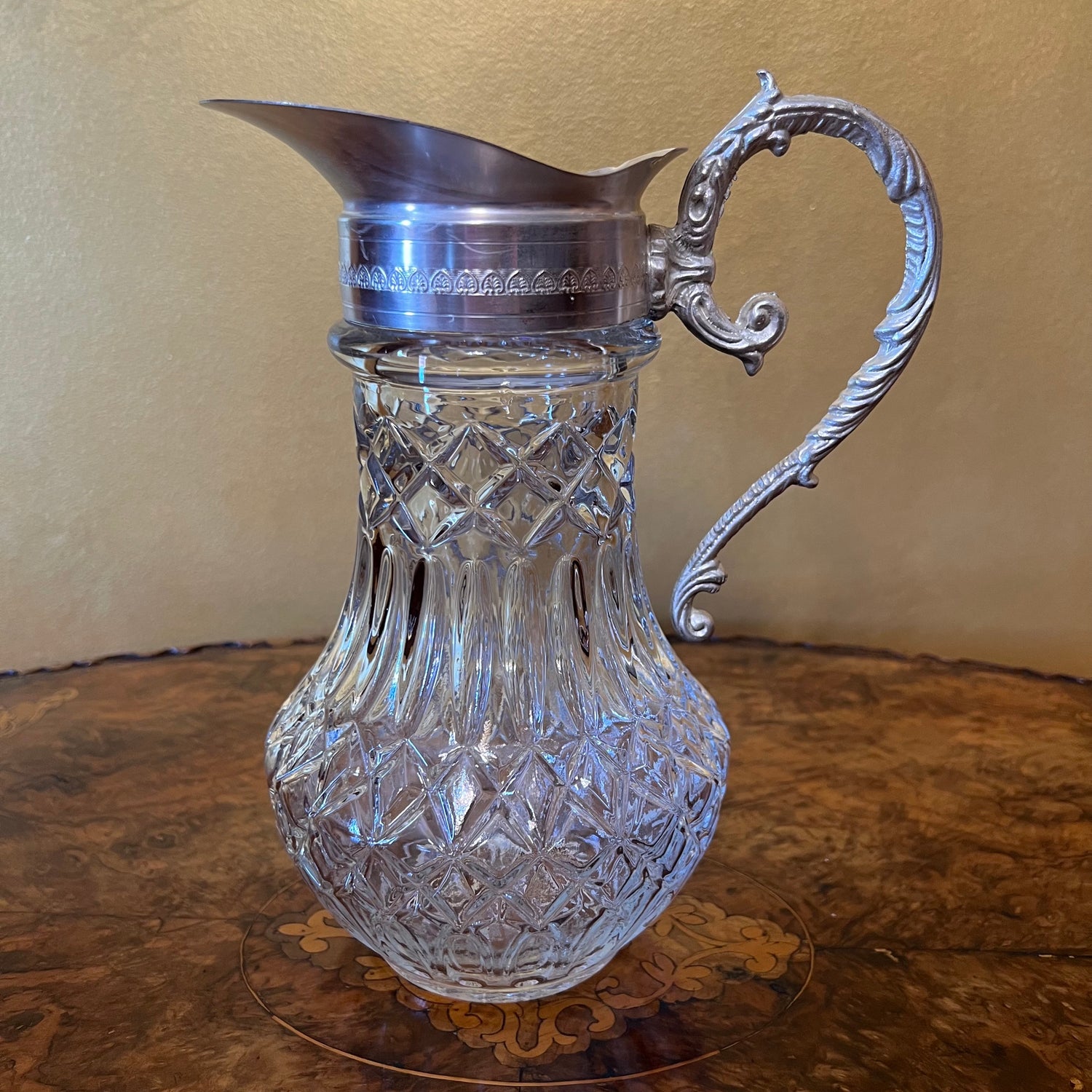CRYSTAL & GLASS JUGS
