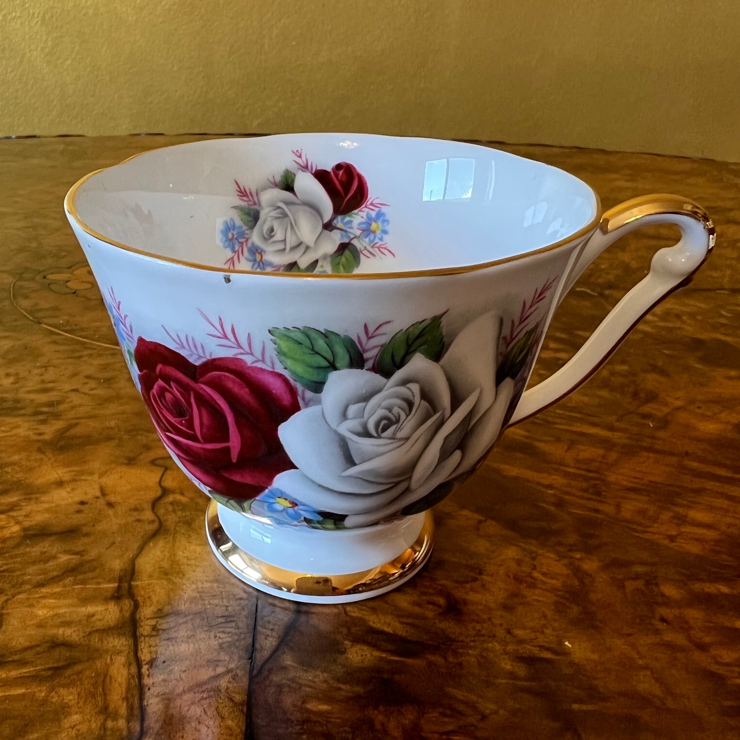 Vintage Queen Anne Duet Tea Cup Trio 