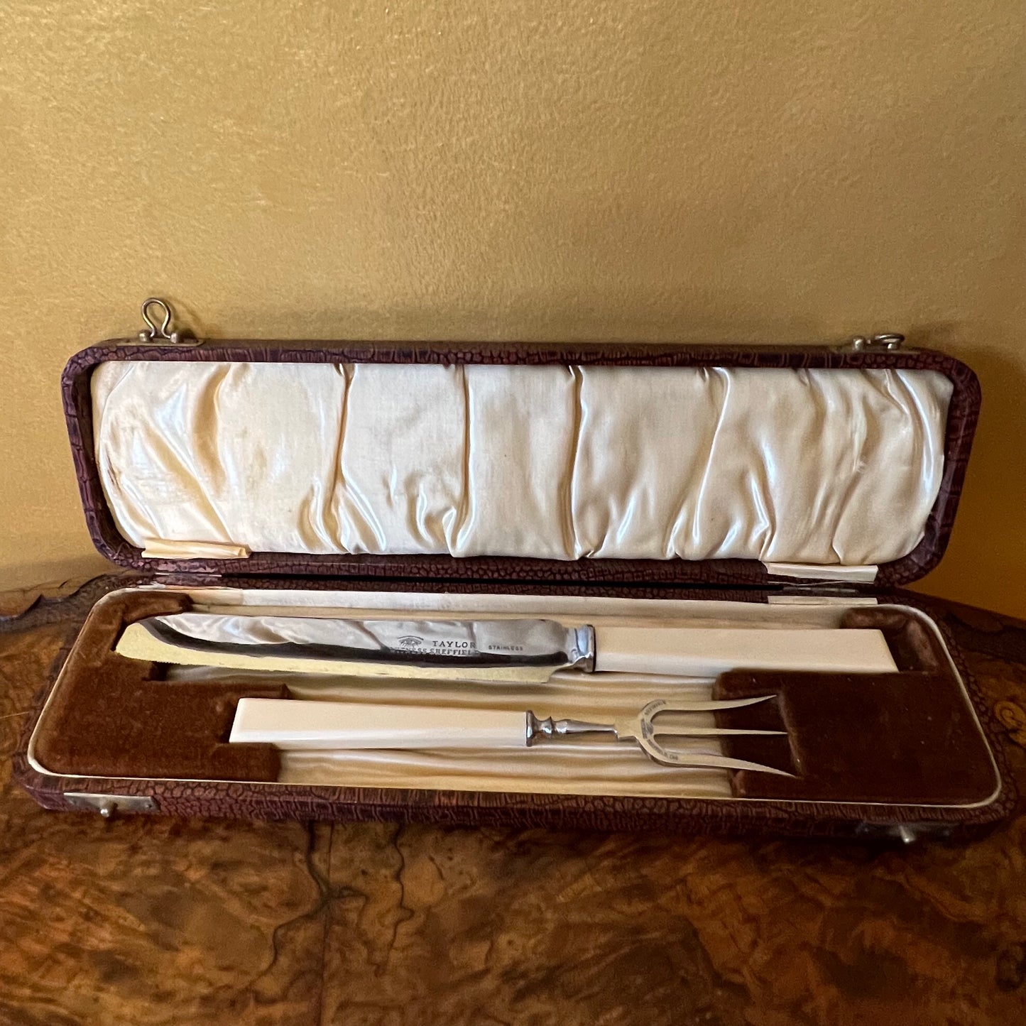 Vintage Sheffield Taylor Witness Stainless Carving Knife & Fork Boxed Set
