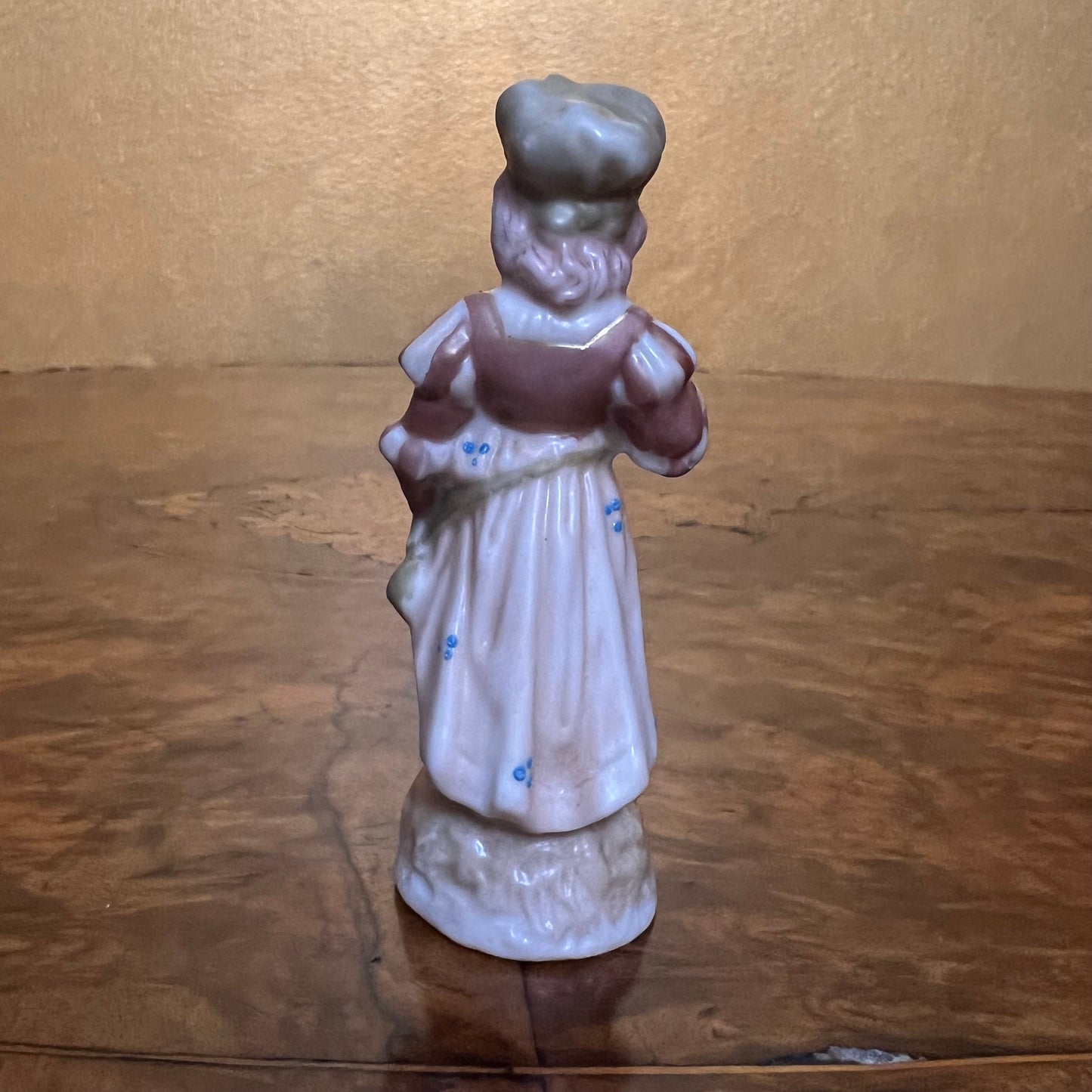 lady figurine 